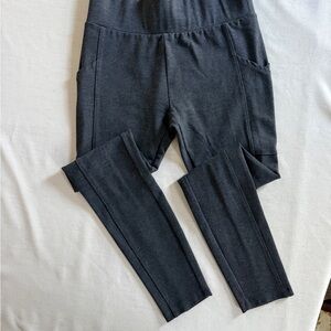 Women’s LOFT Lou & Grey pocket leggings in charcoal gray size S euc